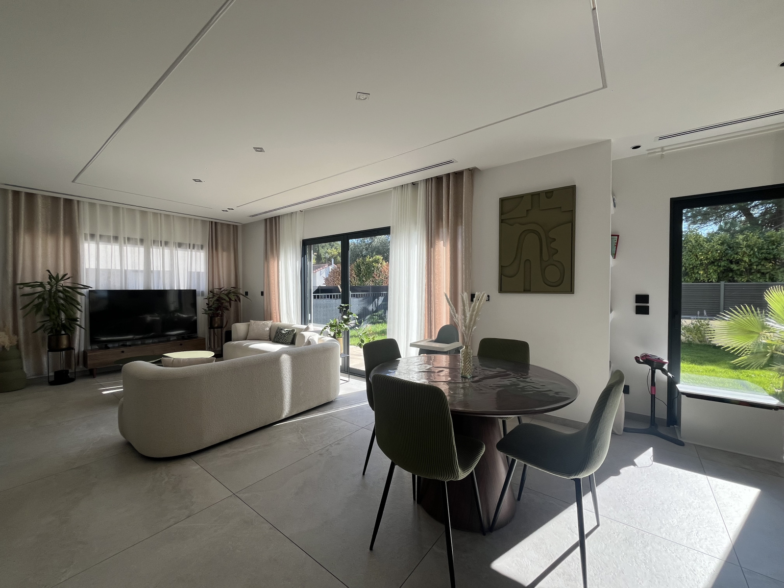Maison 7 pièces 178 m² · à Châteauneuf-sur-Isère · 177,6 m² · 550 000 €